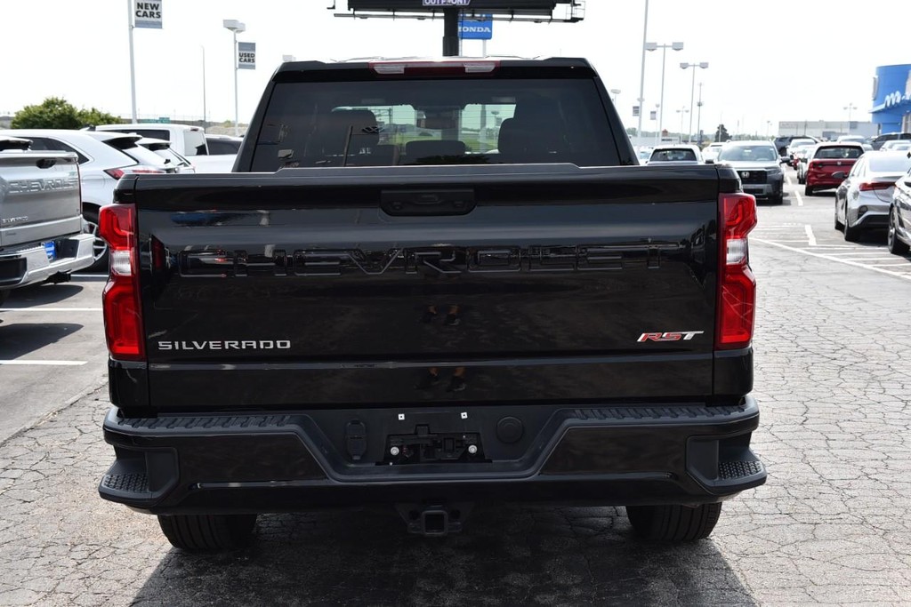Chevrolet Silverado 1500 Vehicle Full-screen Gallery Image 06