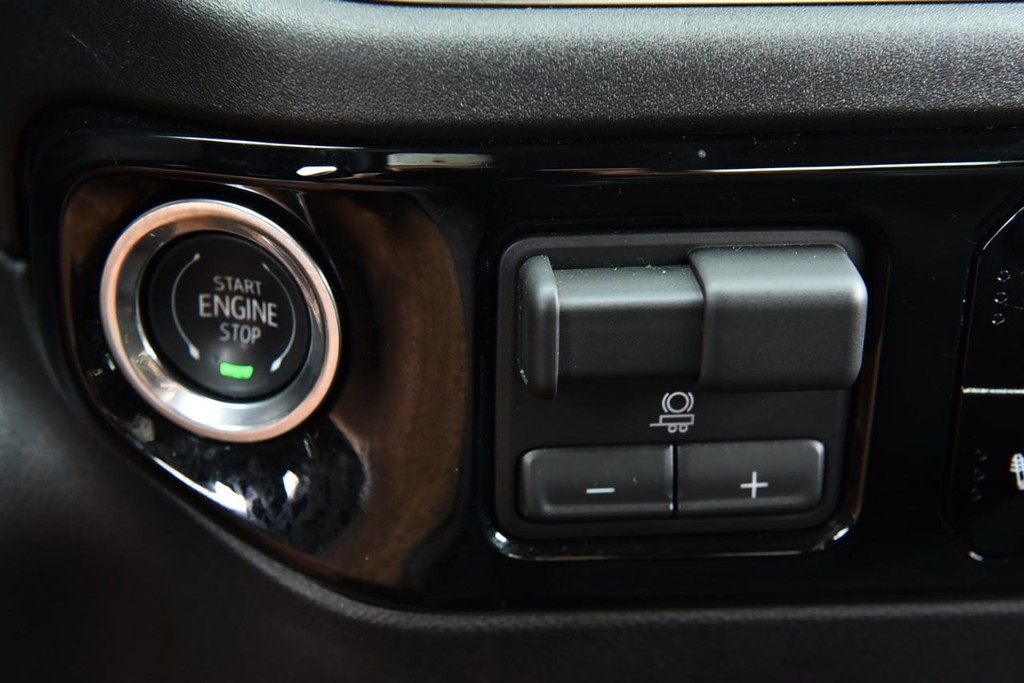 Chevrolet Silverado 1500 Vehicle Full-screen Gallery Image 14