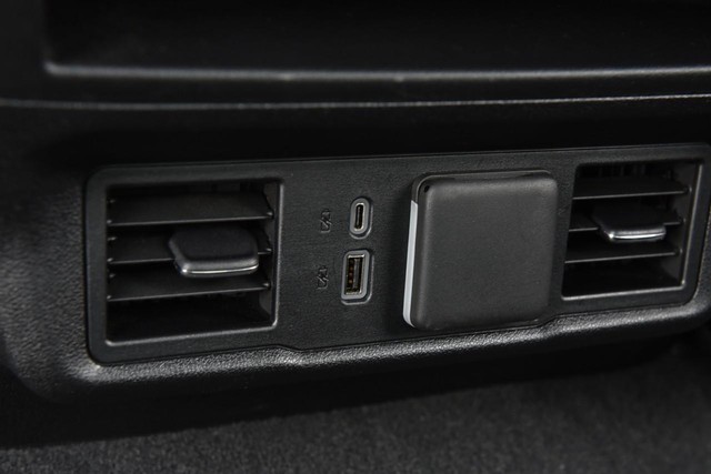 Chevrolet Silverado 1500 Vehicle Image 20