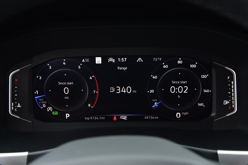 Volkswagen Atlas Cross Sport Vehicle Full-screen Gallery Image 12