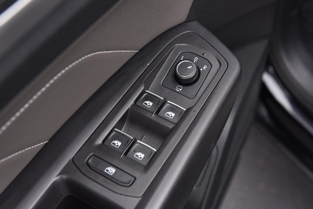 Volkswagen Atlas Cross Sport Vehicle Image 08