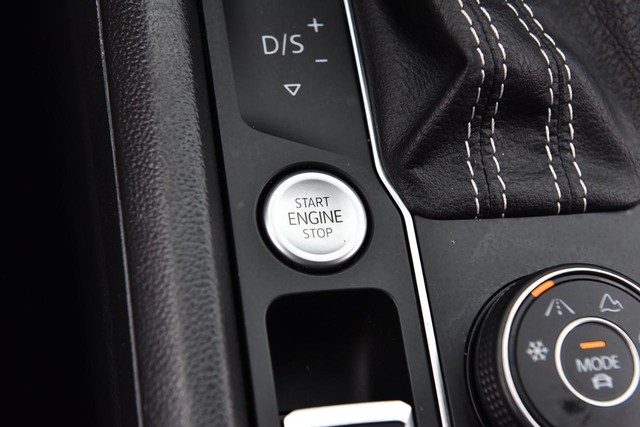 Volkswagen Atlas Cross Sport Vehicle Image 17