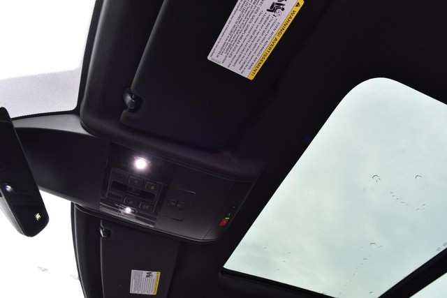 Volkswagen Atlas Cross Sport Vehicle Image 22