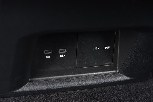 Volkswagen Atlas Cross Sport Vehicle Image 25