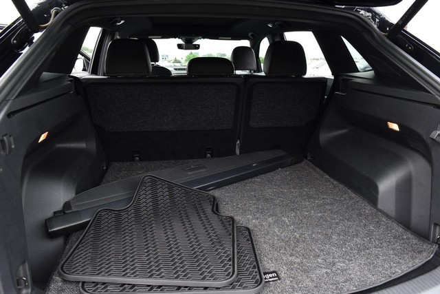 Volkswagen Atlas Cross Sport Vehicle Image 26