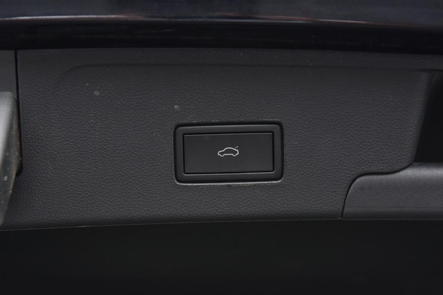 Volkswagen Atlas Cross Sport Vehicle Image 27