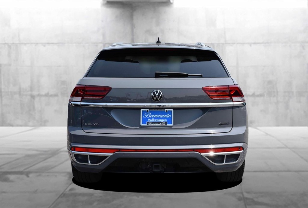 Volkswagen Atlas Cross Sport Vehicle Full-screen Gallery Image 6