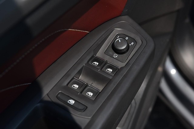 Volkswagen Atlas Cross Sport Vehicle Image 08