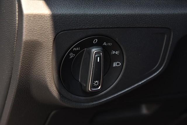 Volkswagen Atlas Cross Sport Vehicle Image 11