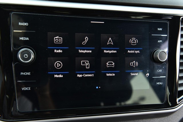 Volkswagen Atlas Cross Sport Vehicle Image 14