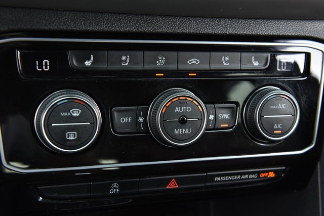 Volkswagen Atlas Cross Sport Vehicle Image 15