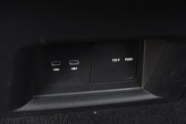 Volkswagen Atlas Cross Sport Vehicle Image 24