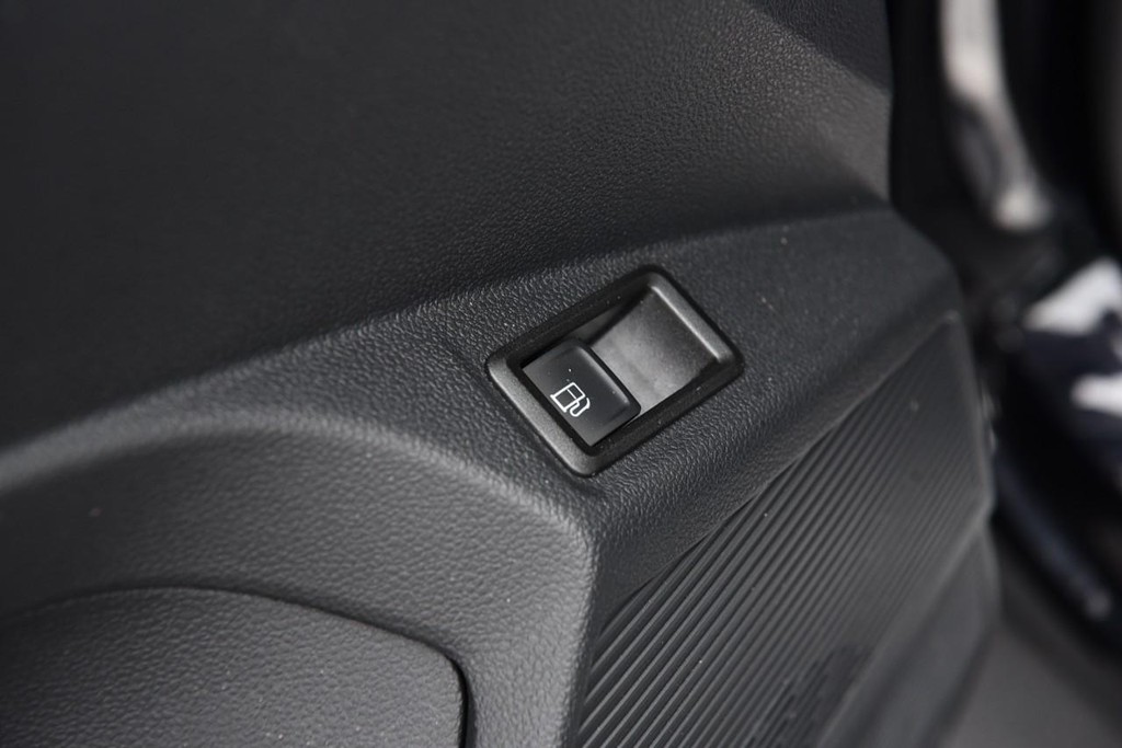 Volkswagen Taos Vehicle Full-screen Gallery Image 9