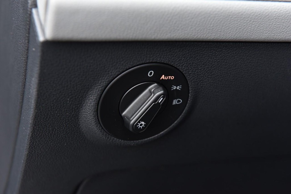 Volkswagen Taos Vehicle Full-screen Gallery Image 11