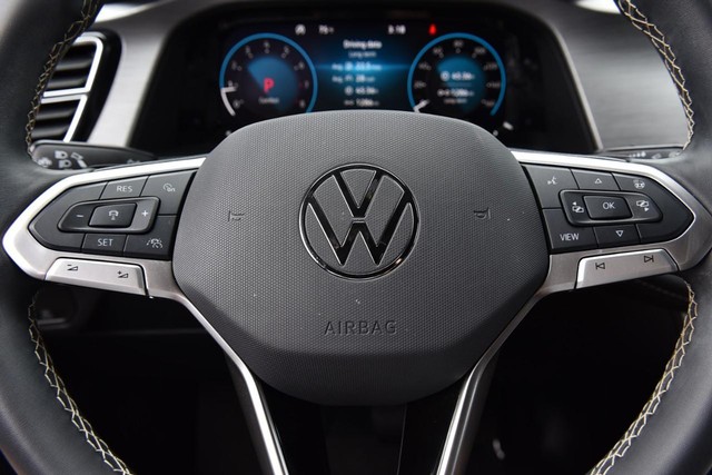 Volkswagen Atlas Cross Sport Vehicle Image 18