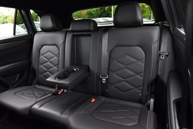 Volkswagen Atlas Cross Sport Vehicle Image 21
