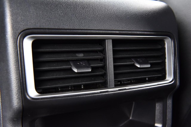Volkswagen Atlas Cross Sport Vehicle Image 22
