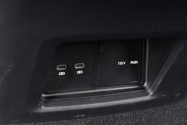 Volkswagen Atlas Cross Sport Vehicle Image 23