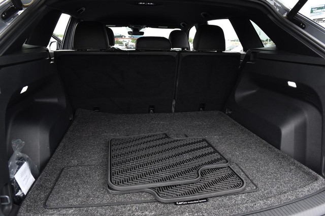 Volkswagen Atlas Cross Sport Vehicle Image 24