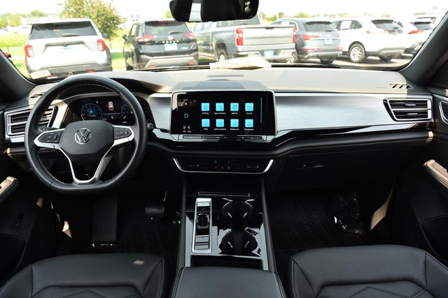 Volkswagen Atlas Cross Sport Vehicle Image 07