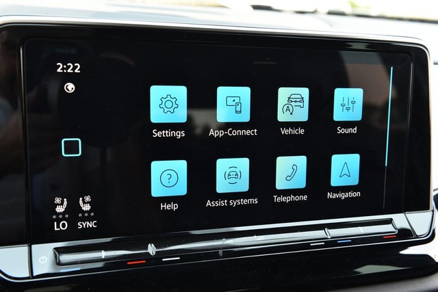 Volkswagen Atlas Cross Sport Vehicle Image 14