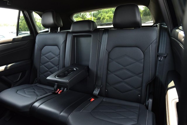 Volkswagen Atlas Cross Sport Vehicle Image 21