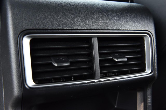 Volkswagen Atlas Cross Sport Vehicle Image 22