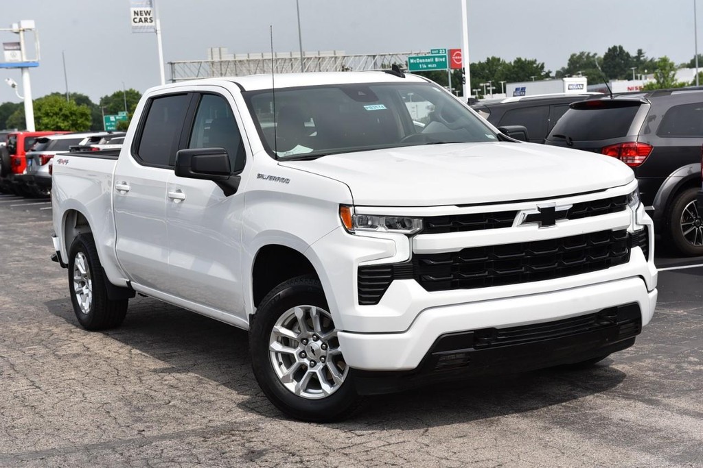 Chevrolet Silverado 1500 Vehicle Full-screen Gallery Image 02