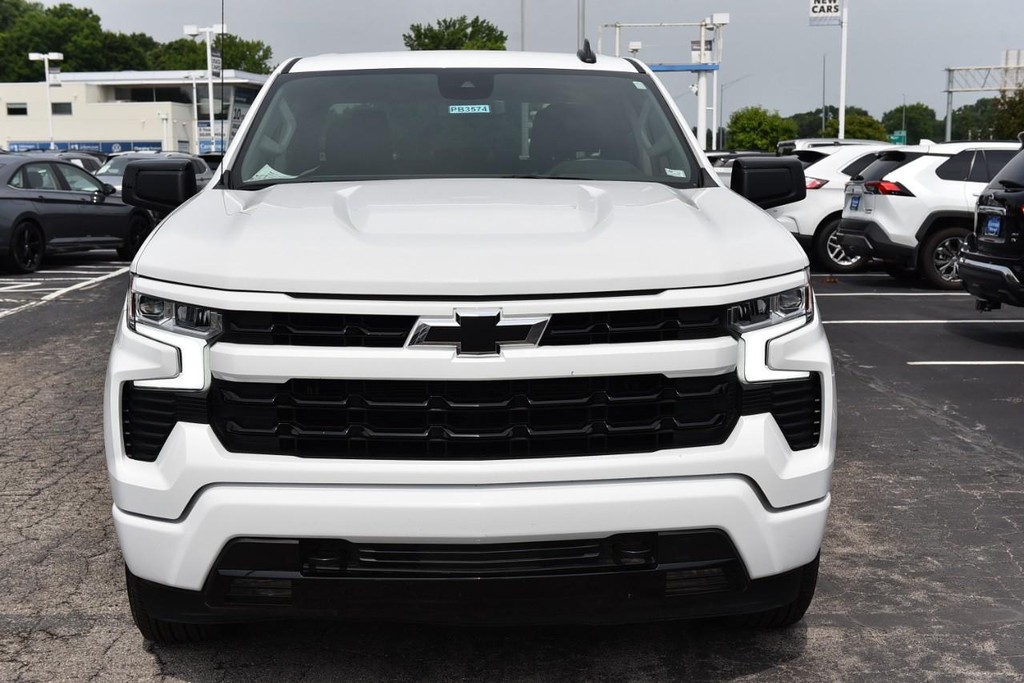 Chevrolet Silverado 1500 Vehicle Full-screen Gallery Image 04
