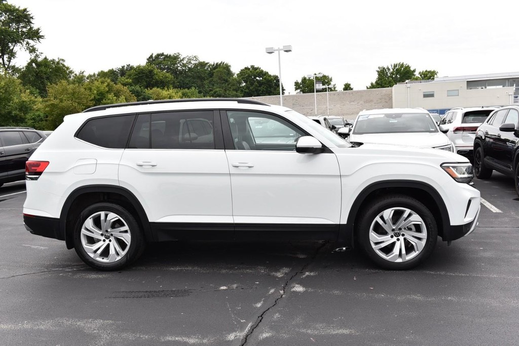 Volkswagen Atlas Vehicle Full-screen Gallery Image 5