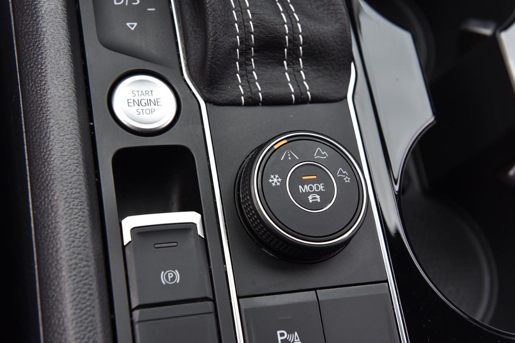 Volkswagen Atlas Vehicle Full-screen Gallery Image 17