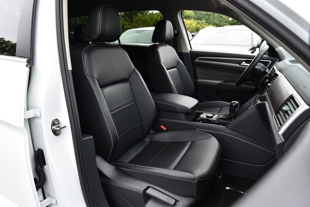 Volkswagen Atlas Vehicle Full-screen Gallery Image 20