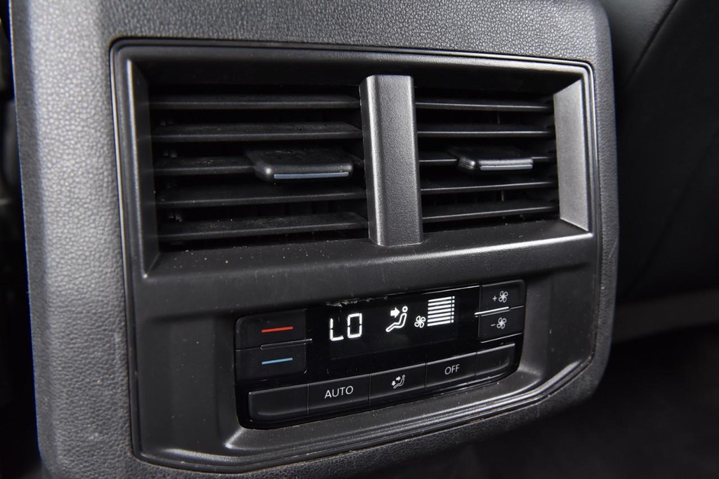 Volkswagen Atlas Vehicle Full-screen Gallery Image 22
