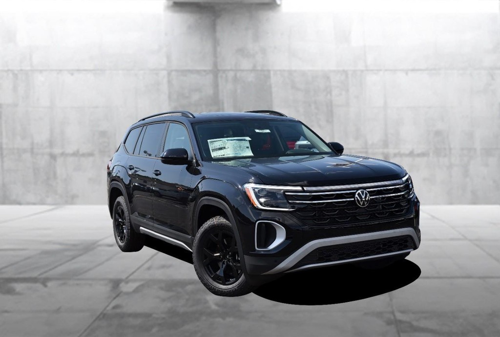 Volkswagen Atlas Vehicle Full-screen Gallery Image 2
