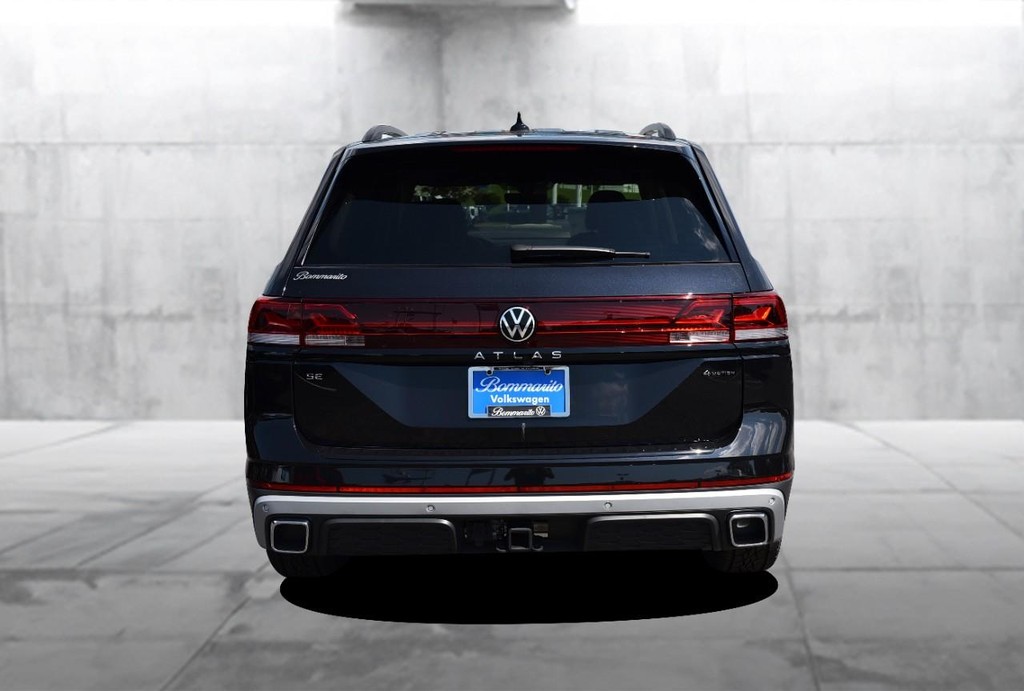 Volkswagen Atlas Vehicle Full-screen Gallery Image 6