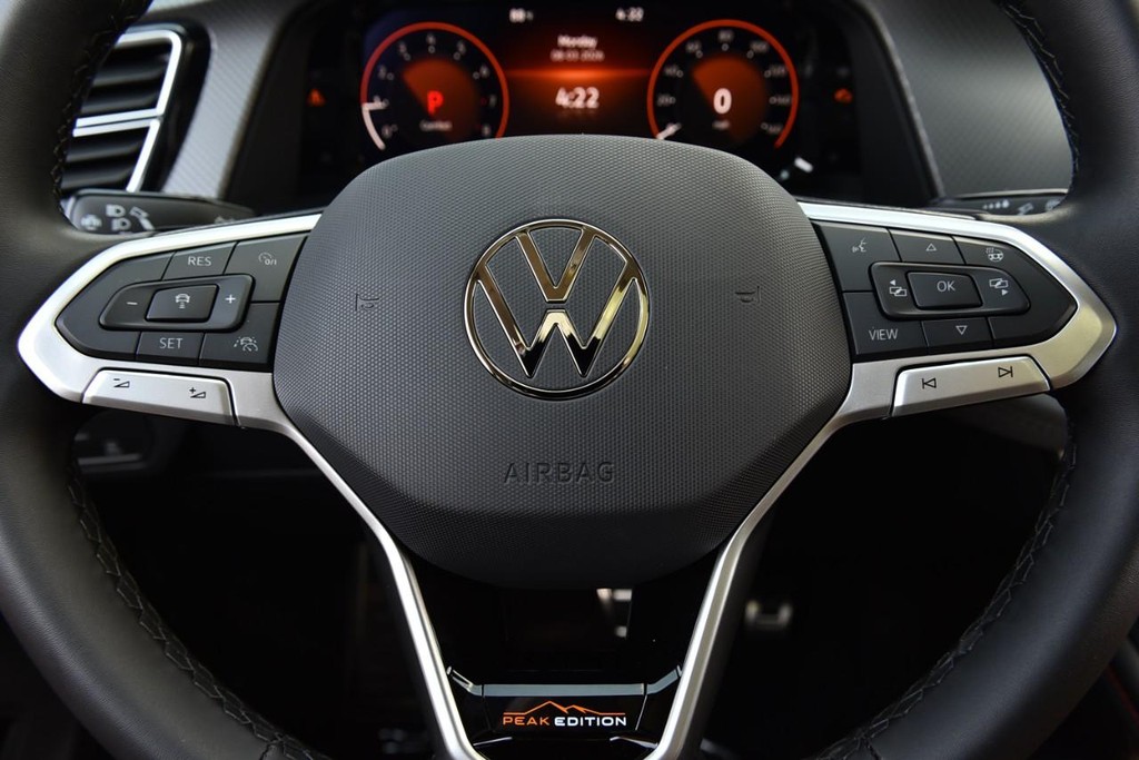 Volkswagen Atlas Vehicle Full-screen Gallery Image 18