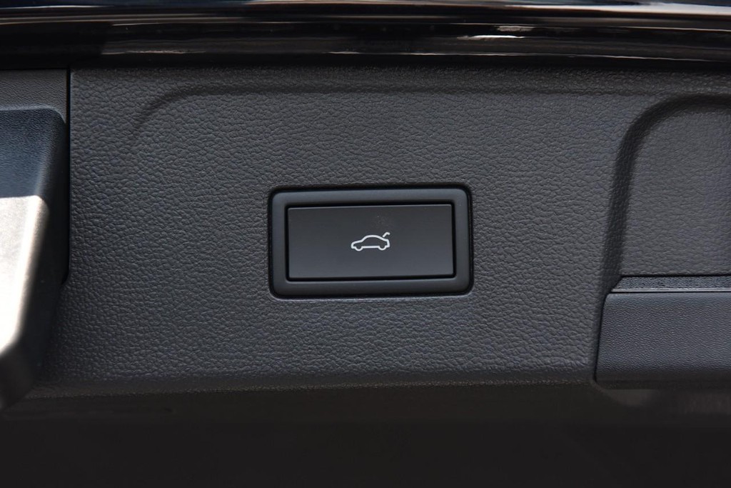 Volkswagen Atlas Vehicle Full-screen Gallery Image 27
