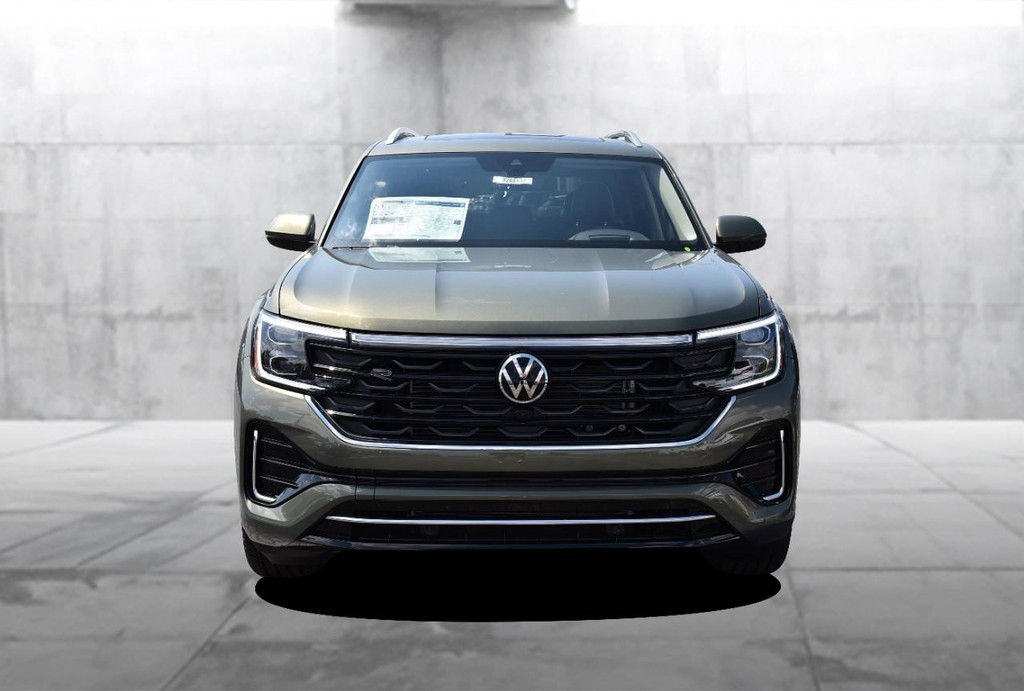 Volkswagen Atlas Vehicle Full-screen Gallery Image 4