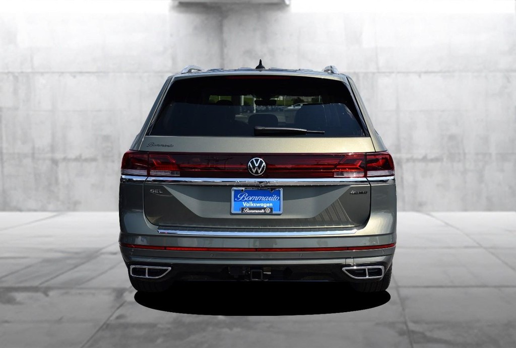 Volkswagen Atlas Vehicle Full-screen Gallery Image 6