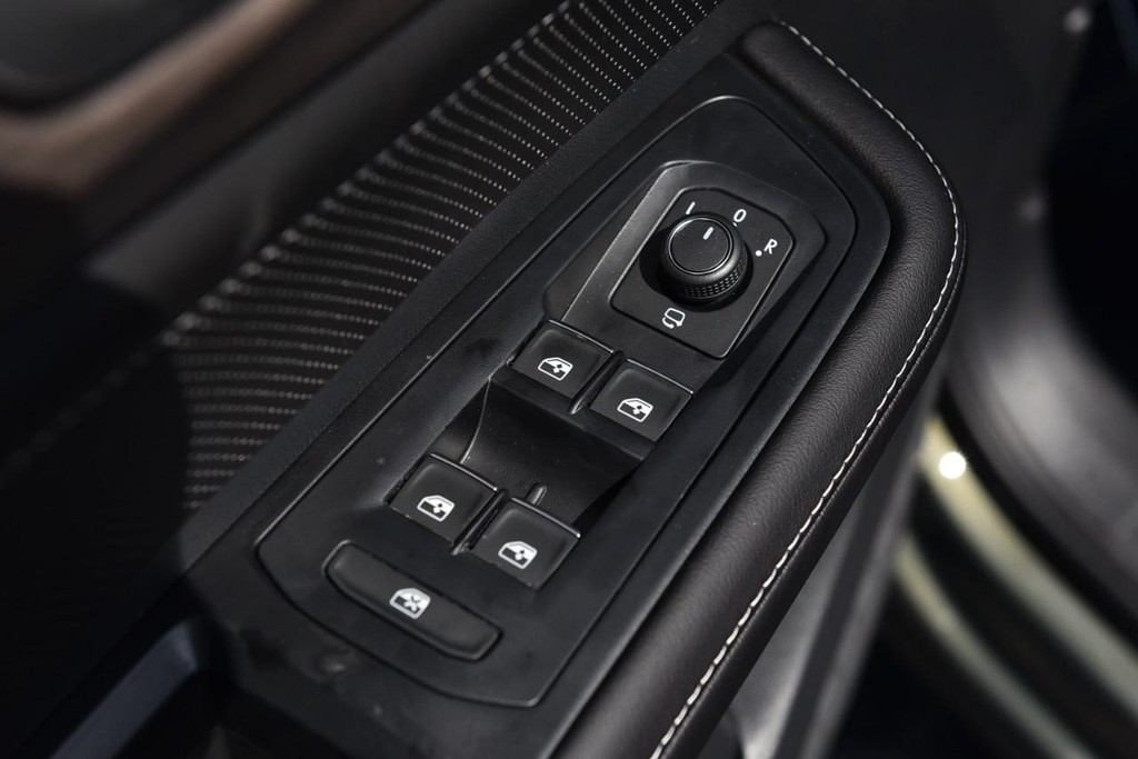 Volkswagen Atlas Vehicle Full-screen Gallery Image 8