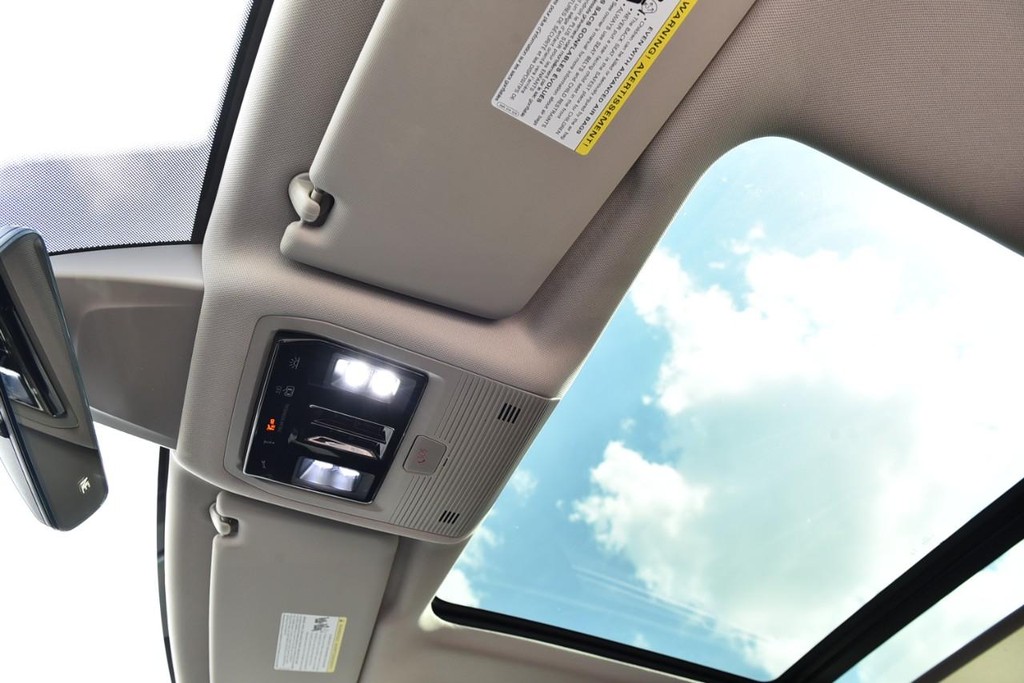 Volkswagen Atlas Vehicle Full-screen Gallery Image 20