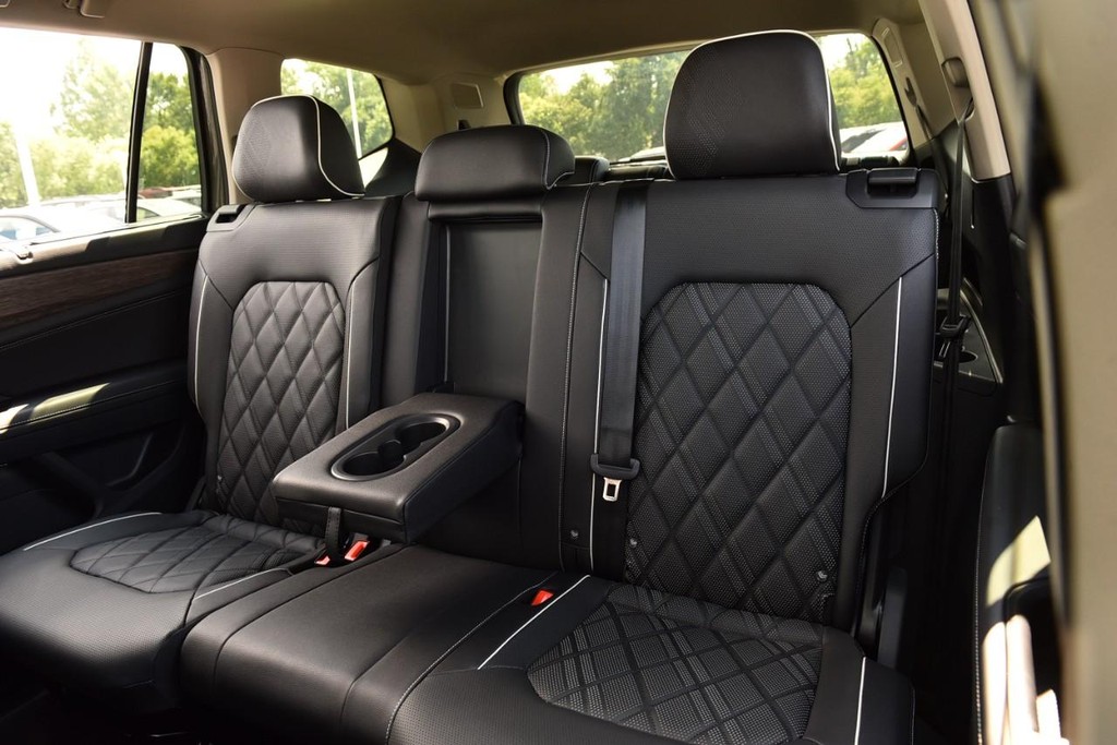 Volkswagen Atlas Vehicle Full-screen Gallery Image 21