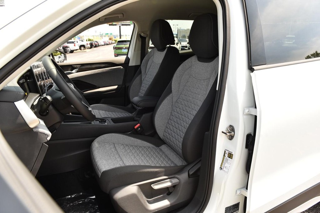 Volkswagen Tiguan Vehicle Full-screen Gallery Image 18