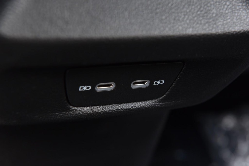Volkswagen Tiguan Vehicle Full-screen Gallery Image 22