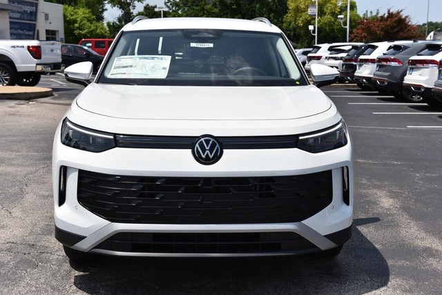Volkswagen Tiguan Vehicle Image 04