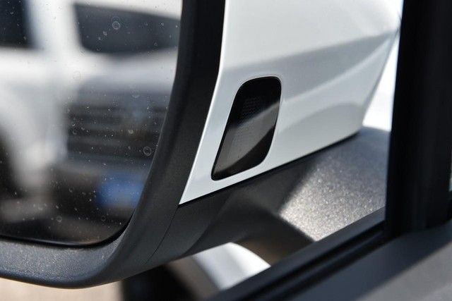 Volkswagen Tiguan Vehicle Image 09