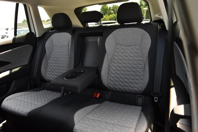 Volkswagen Tiguan Vehicle Image 20