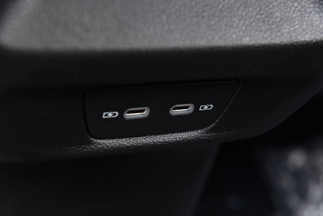 Volkswagen Tiguan Vehicle Image 22
