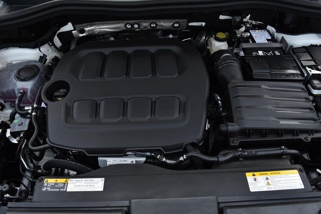 Volkswagen Tiguan Vehicle Image 24