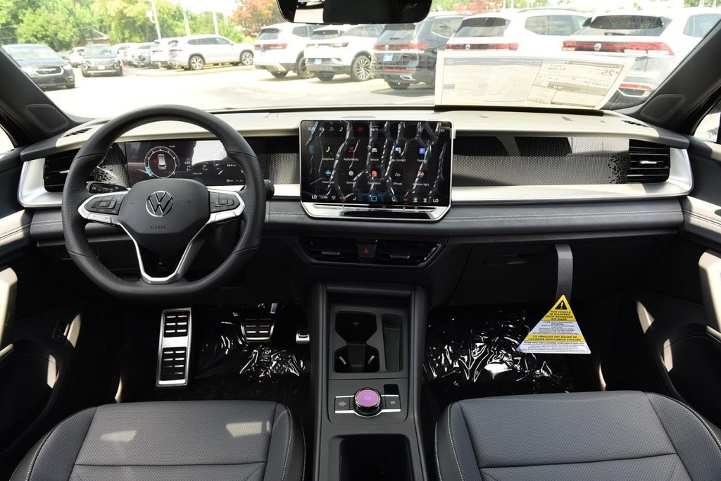 Volkswagen Tiguan Vehicle Full-screen Gallery Image 7